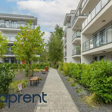 Piasek Baltyku - Kryty Basen - Aprent * Pobierowo