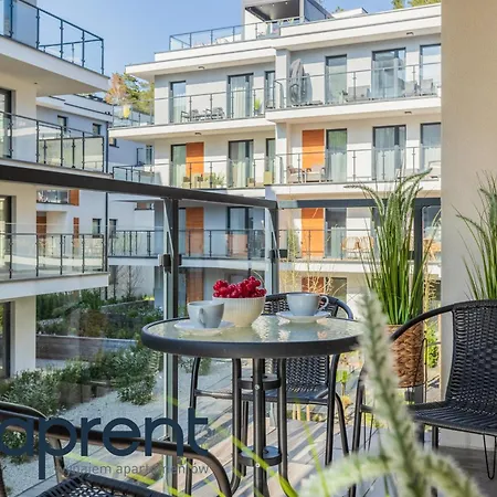 Piasek Baltyku - Kryty Basen - Aprent * Pobierowo