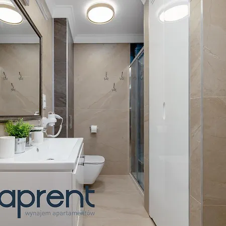 Piasek Baltyku - Kryty Basen - Aprent * Pobierowo