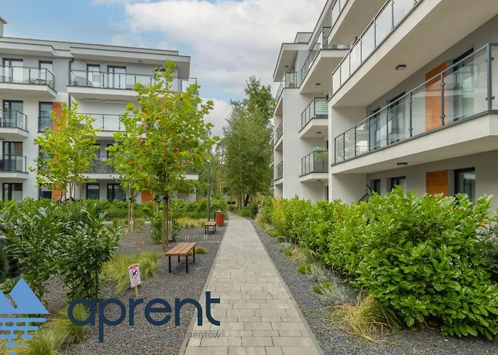 Piasek Baltyku - Kryty Basen - Aprent * ポビエロボ