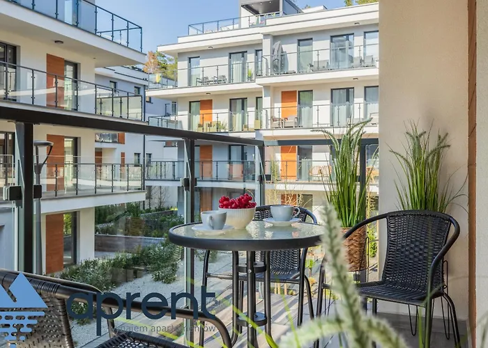 Piasek Baltyku - Kryty Basen - Aprent * ポビエロボ