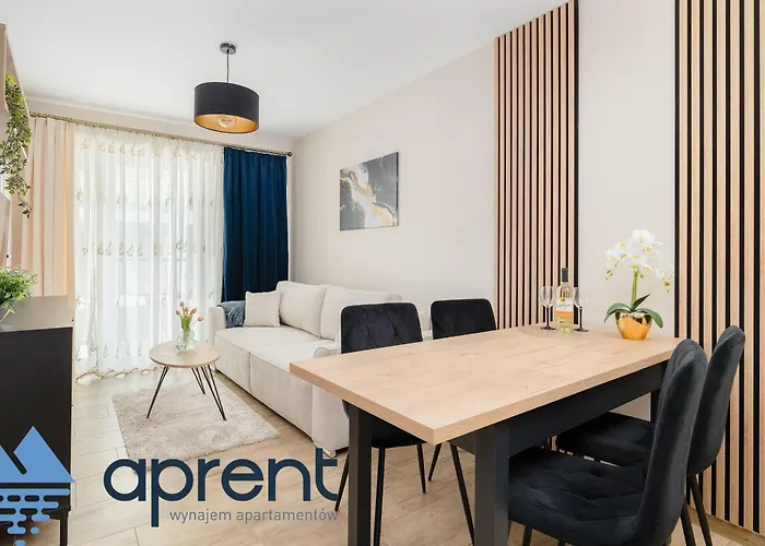 Piasek Baltyku - Kryty Basen - Aprent ポビエロボ